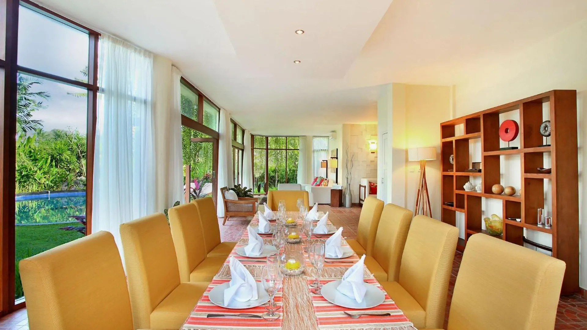 Villa In Umalas, 4Bdr Pool & Spa Canggu