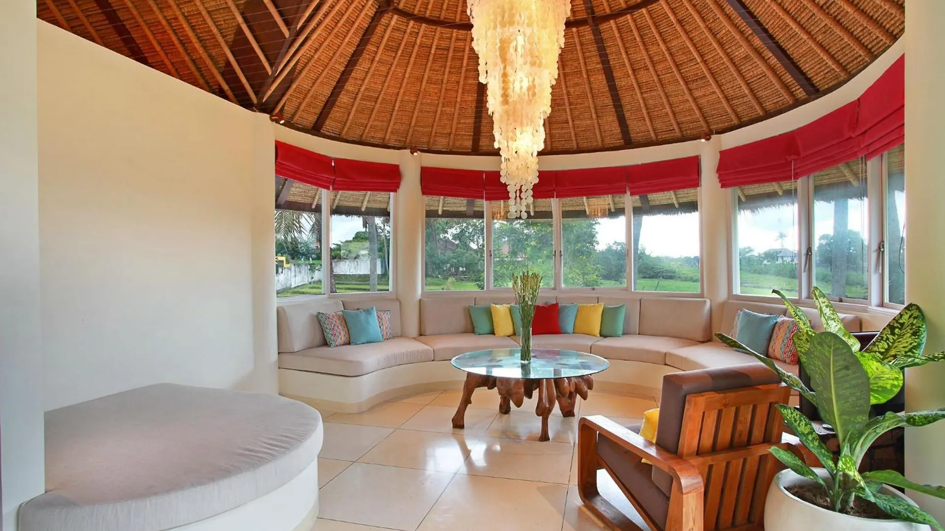 Villa In Umalas, 4Bdr Pool & Spa Canggu  Indonesia