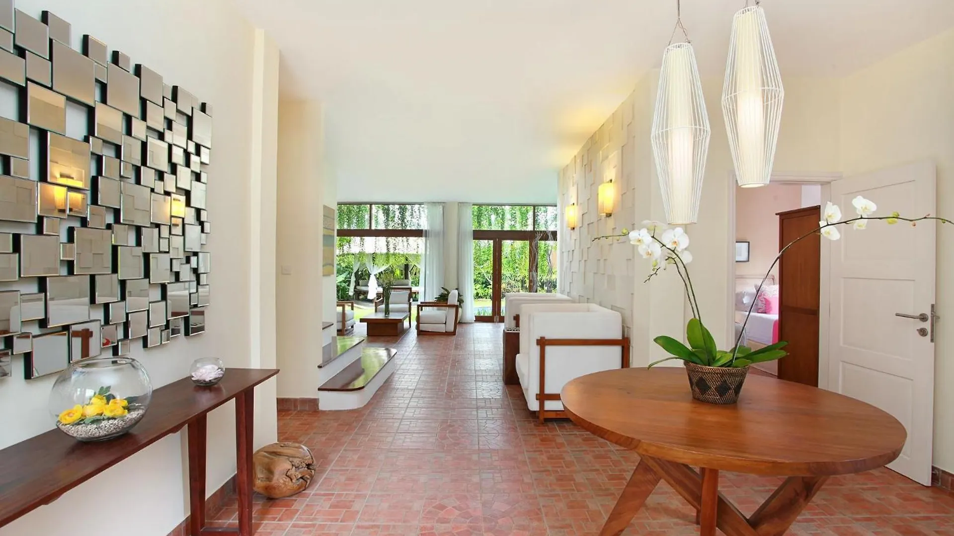 Villa In Umalas, 4Bdr Pool & Spa Canggu  Indonesia